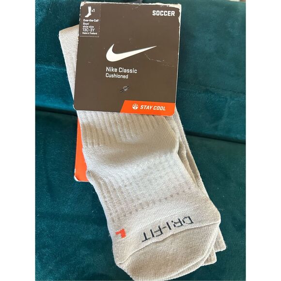 Kids Nike Soccer Socks - Picture 2 of 3